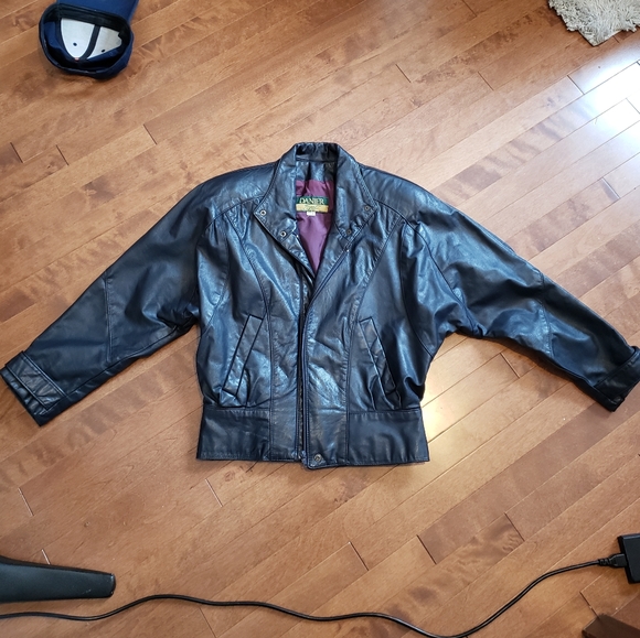 Danier cropped leather jacket - Picture 5 of 7